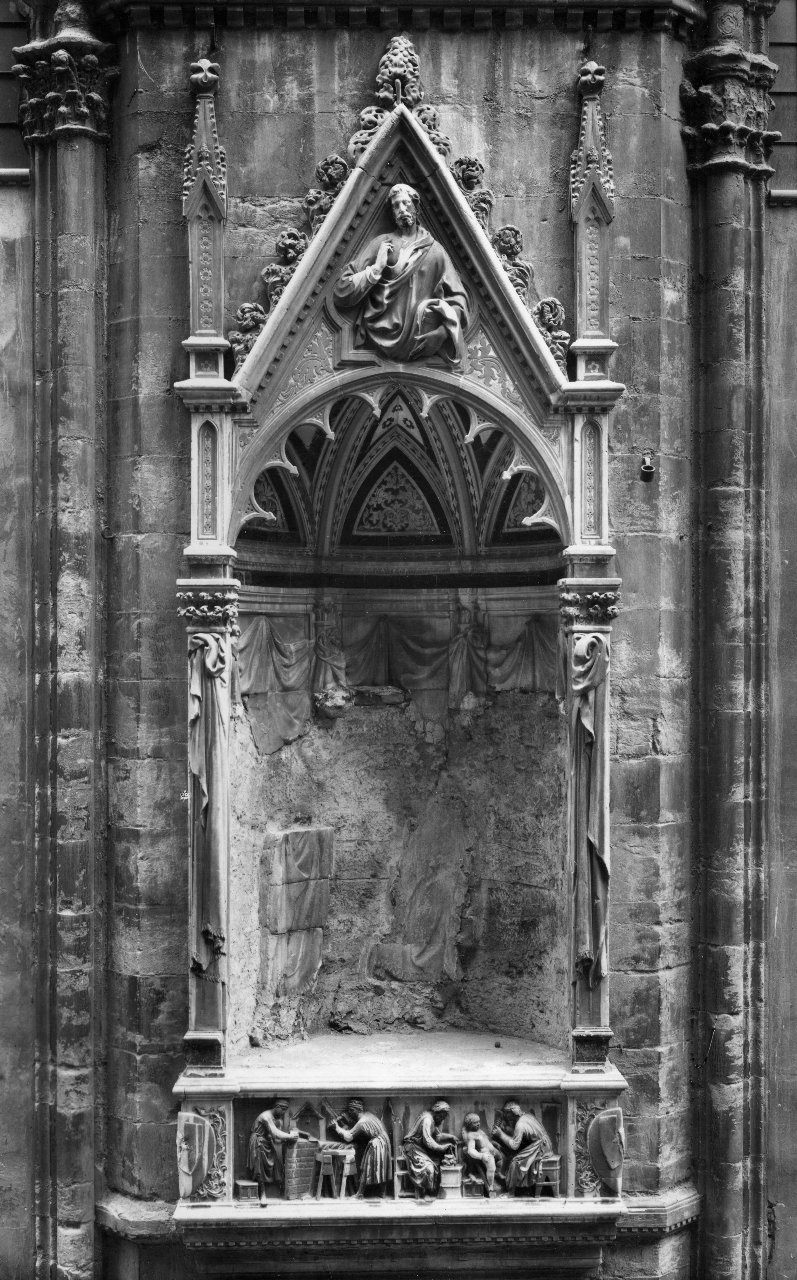 San Giorgio uccide il drago/ Dio Padre benedicente (nicchia) by Bardi Donato det